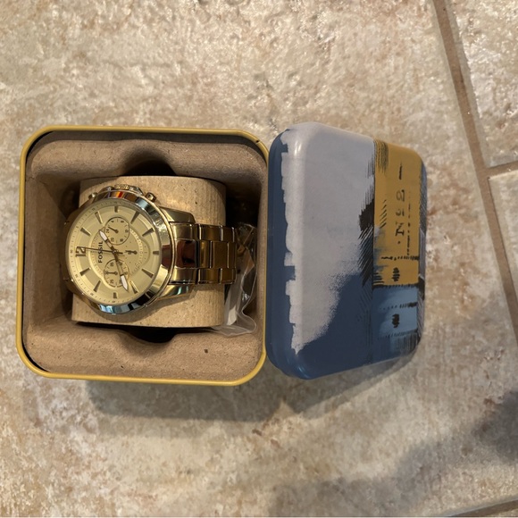 Fossil Gold Watch - Picture 2 of 5